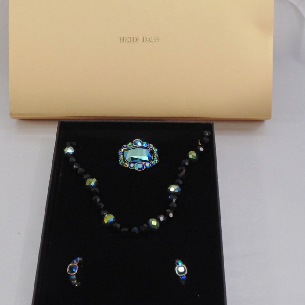 Heidi Daus Classic Aurora Borealis Necklace Brooch/Pin & Earring Set w/Box